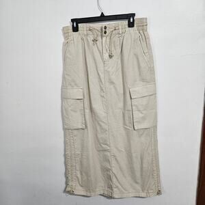 Garage Tan Maxi Mid-Rise Cargo Parachute Skirt. Size Small.
